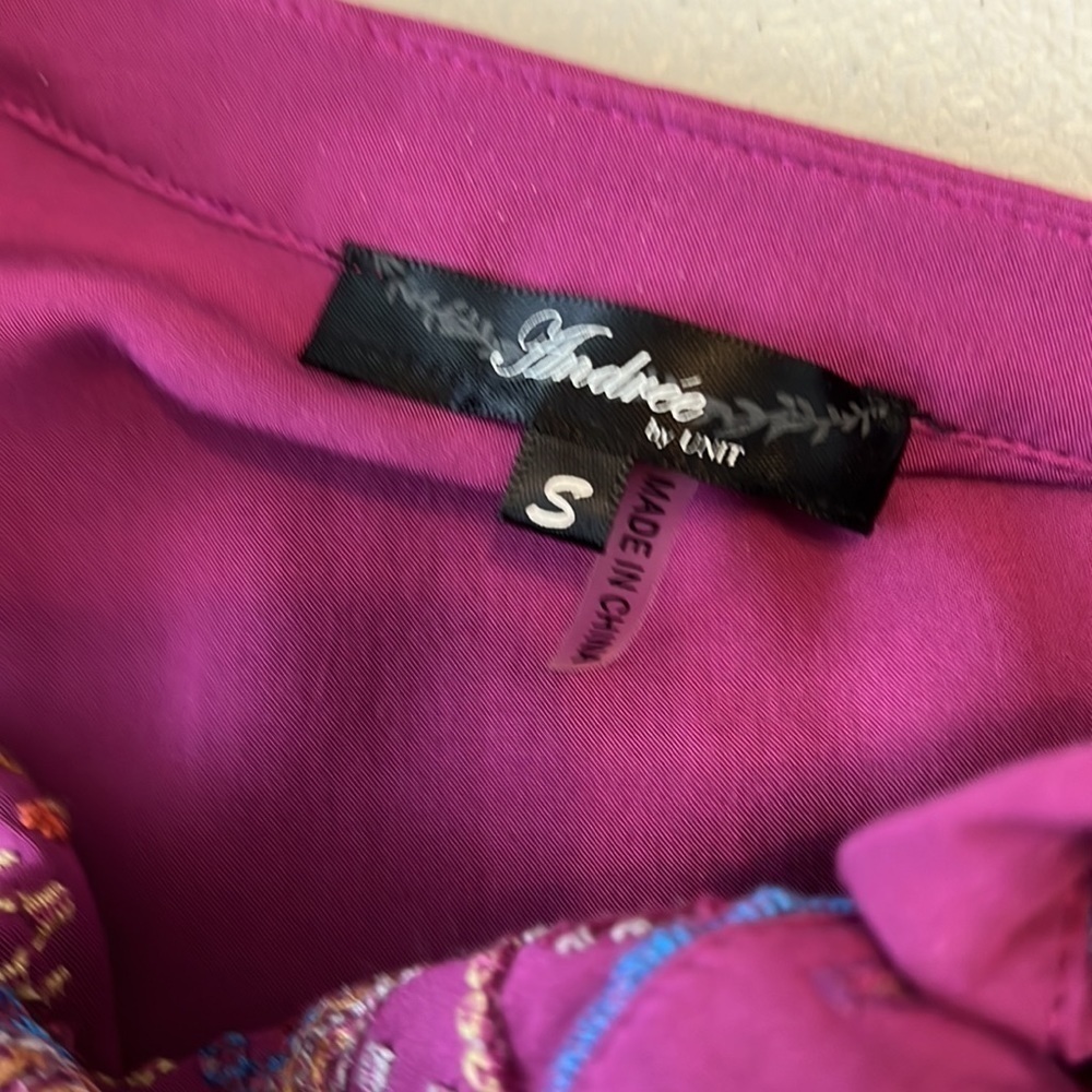 Andree by Unit Purple Embroidered Popover Front Top Size Small - Picture 3 of 8